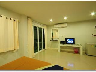 Baan Chay Namm Resort Banguecoque Exterior foto